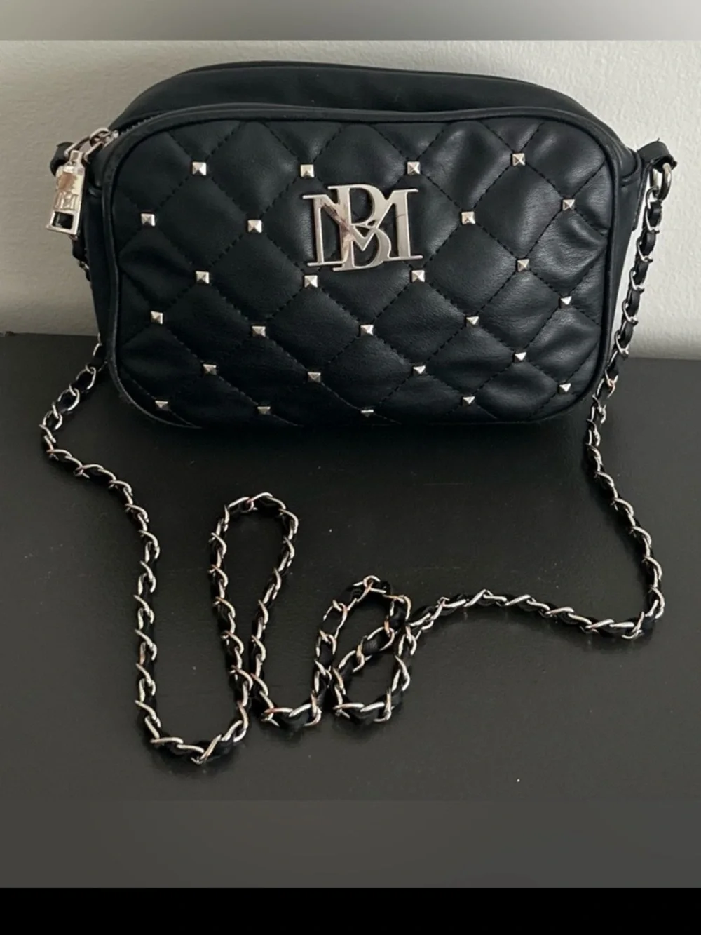 B. Makowsky Black Leather Crossbody Shoulder Bag Silver Hardware chain Strap